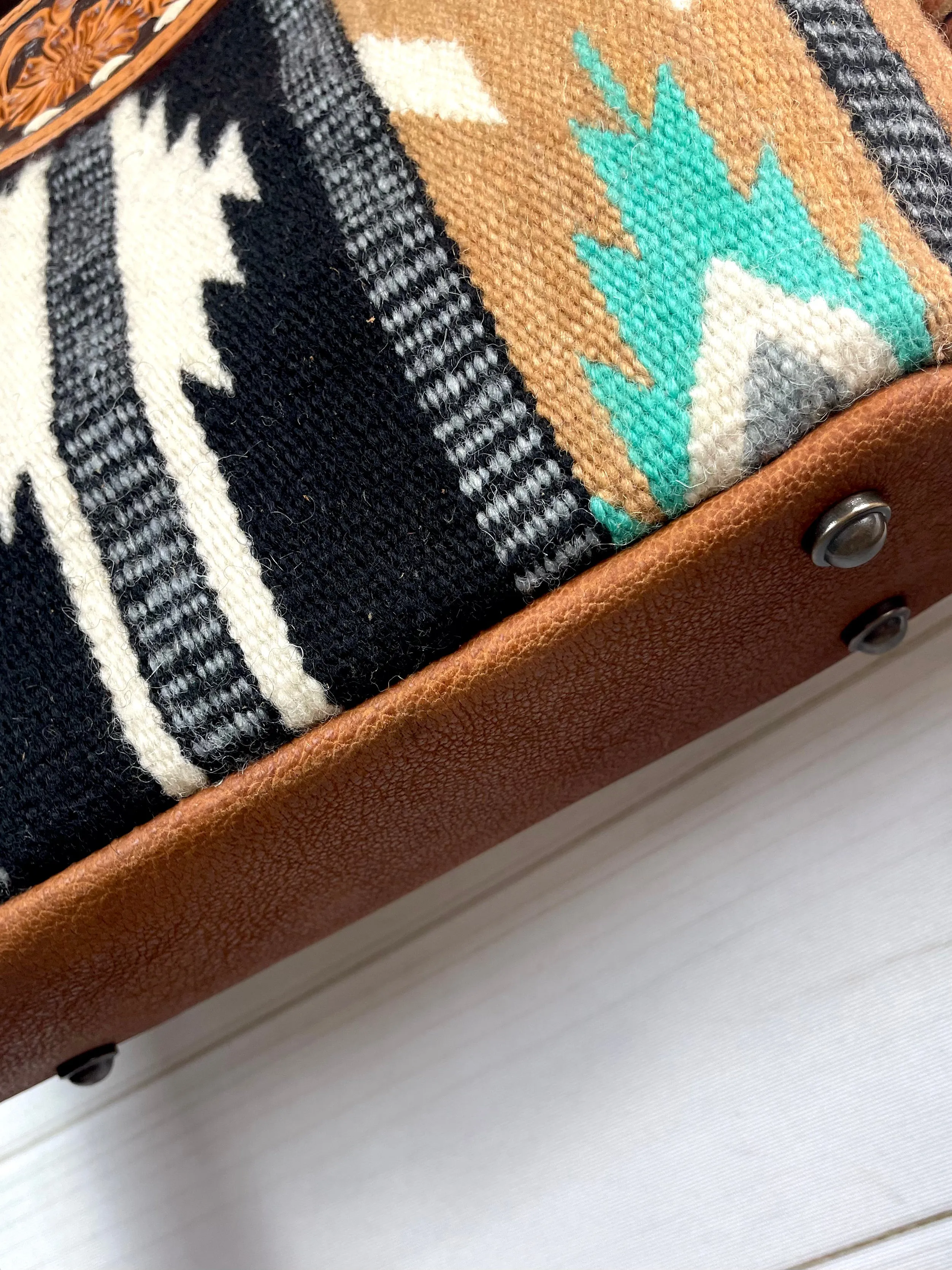 Campo Tan & Mint Pattern Wool Leather Handle Fringe Bag
