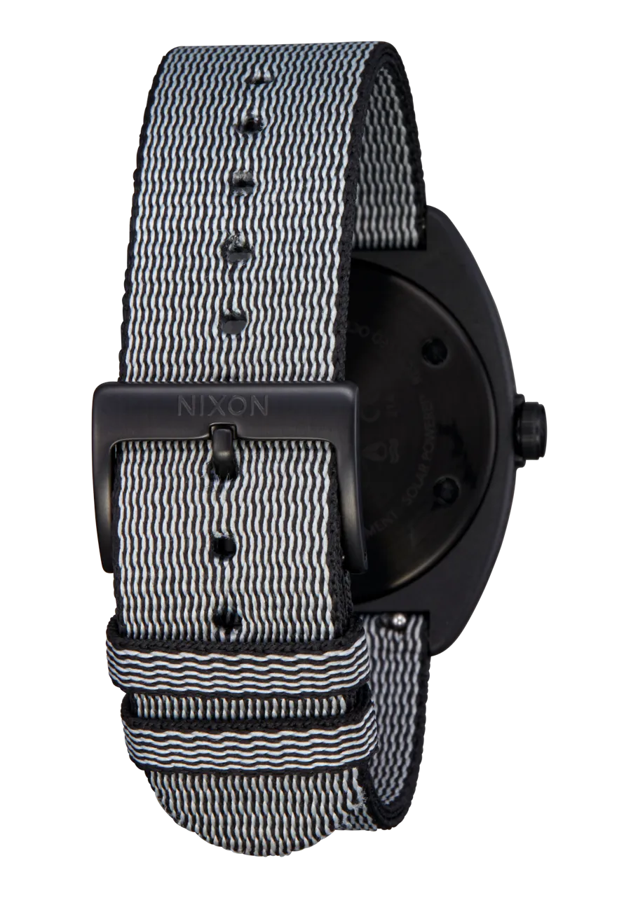 Light-Wave - Black / Scribble
