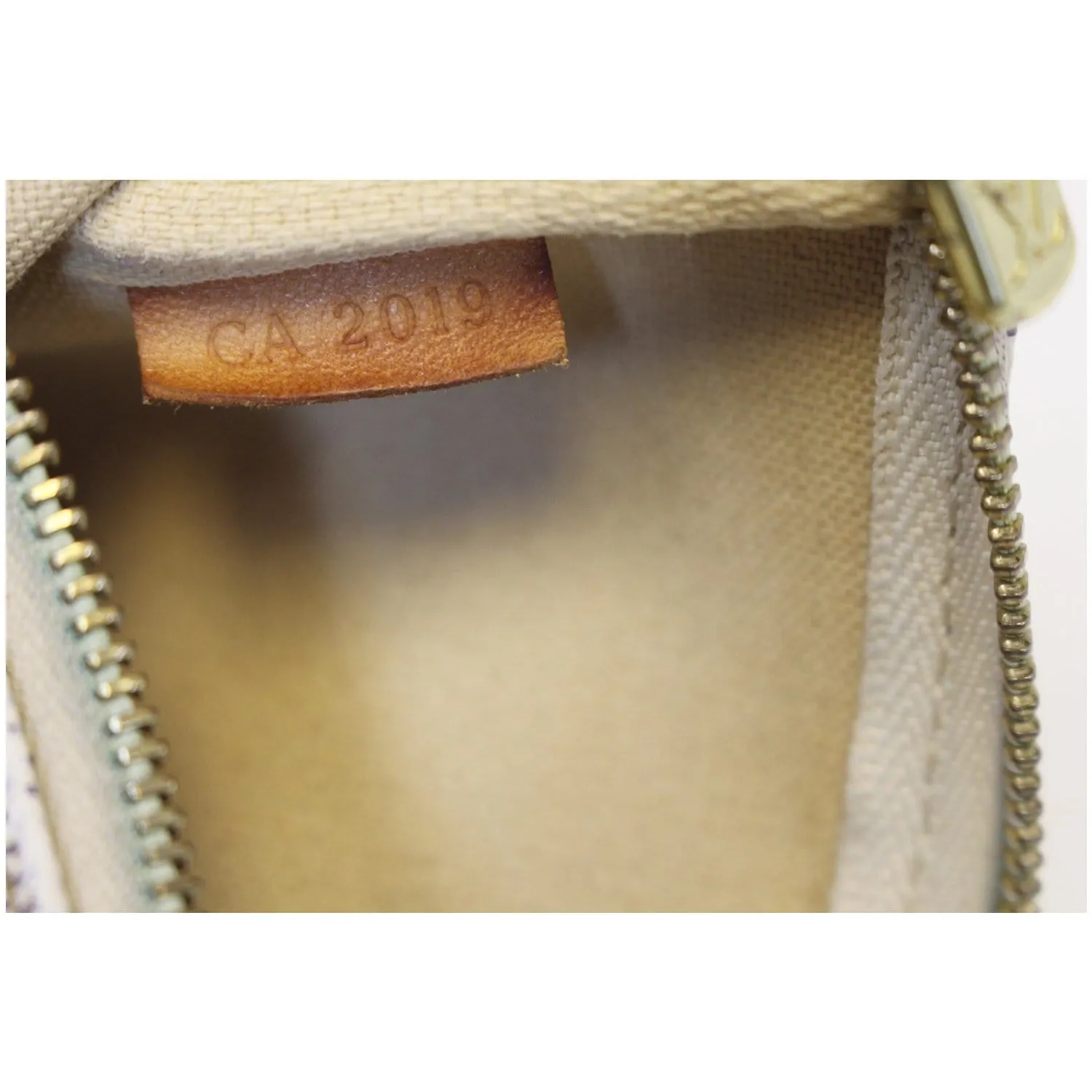 LOUIS VUITTON Pochette Accessoires Damier Azur Pouch White